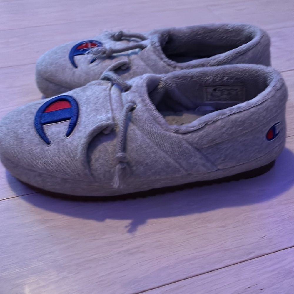 Champion Hoodie Slippers - Picture 4 of 4